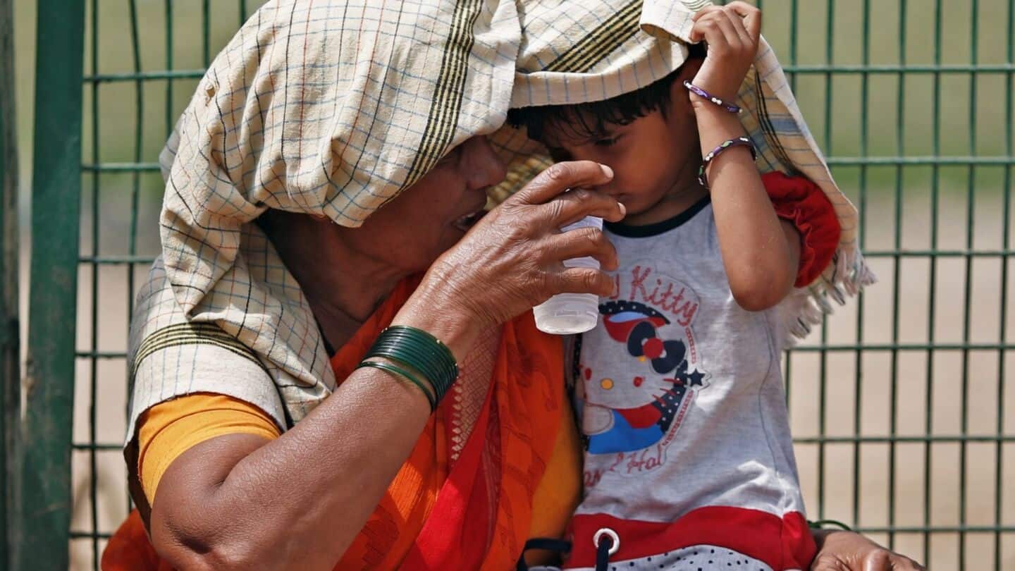 IMD forecasts Delhi hitting 42 Celsius Monday under clear skies