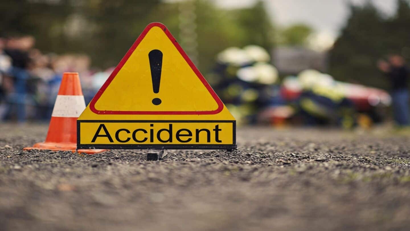Private bus collides with autorickshaw in Palnadu district, 7 dead