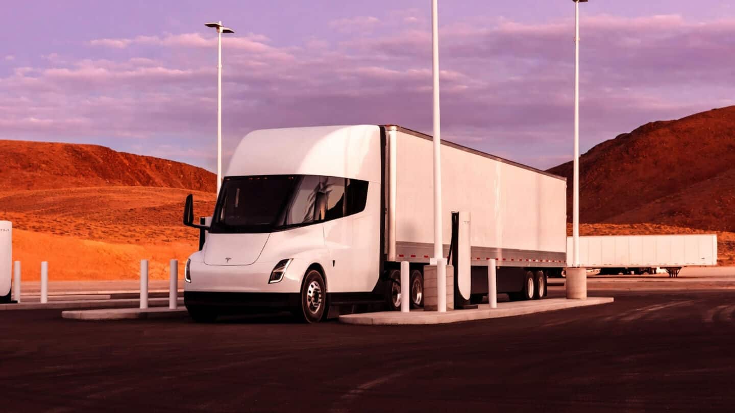 California Teamsters sue state over rushed self-driving truck rules
