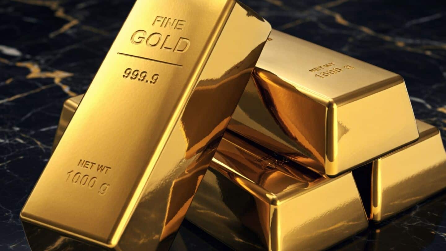 Gold gains as dollar weakens, Donald Trump announces Iran talks