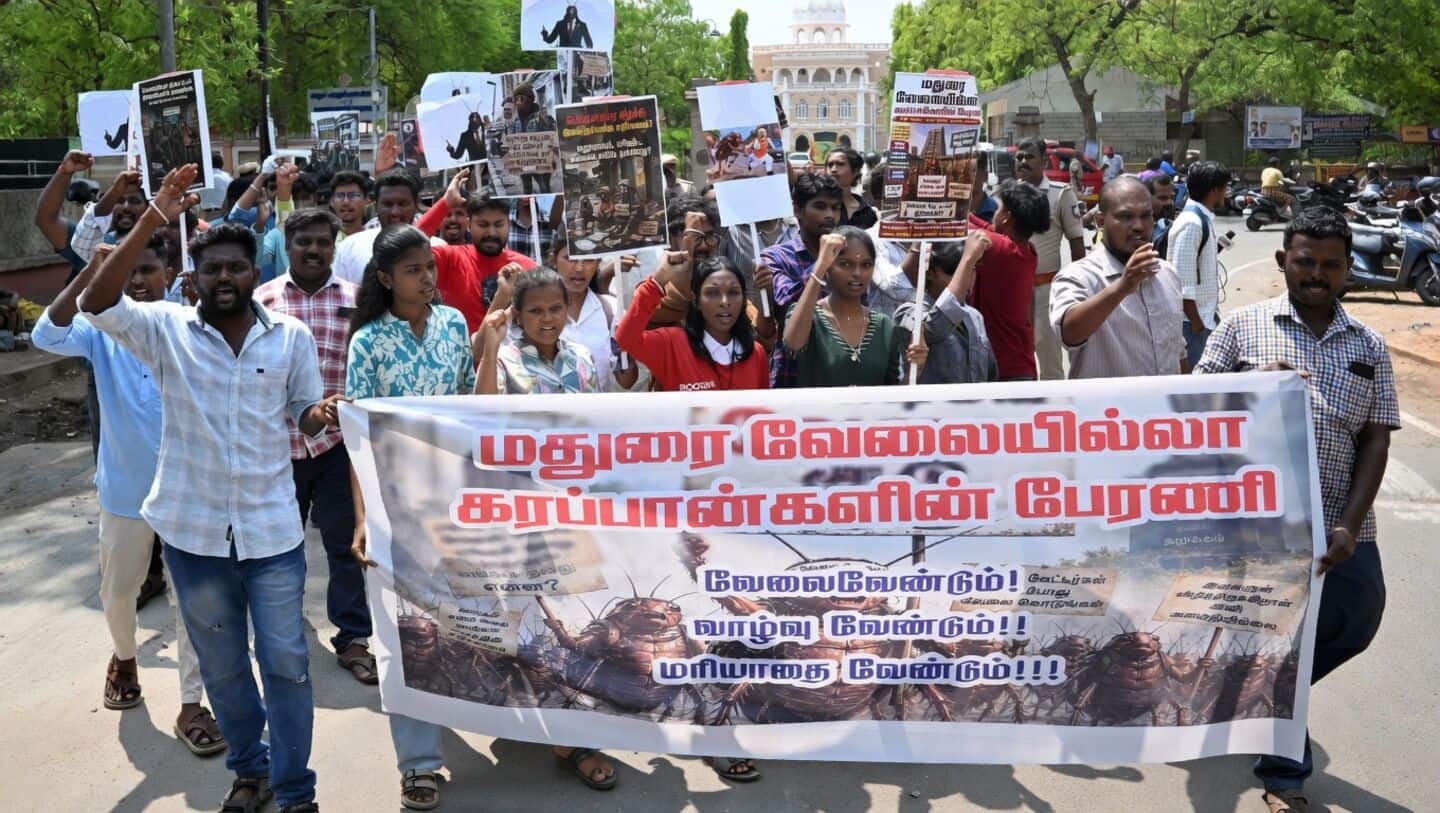 DYFI and SFI hold Madurai's 'Unemployed Cockroach Rally' over unemployment