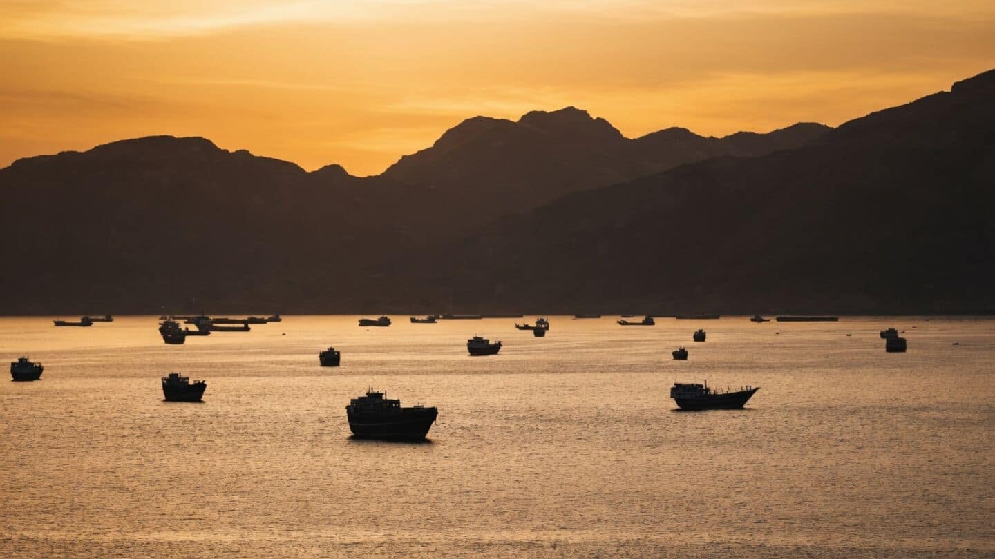 Strait of Hormuz holds 16 fertilizer ships bound for India