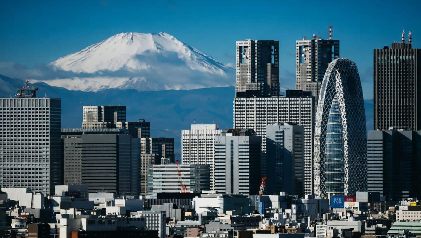 Japan's government launches ¥3.1 trillion extra budget to aid households