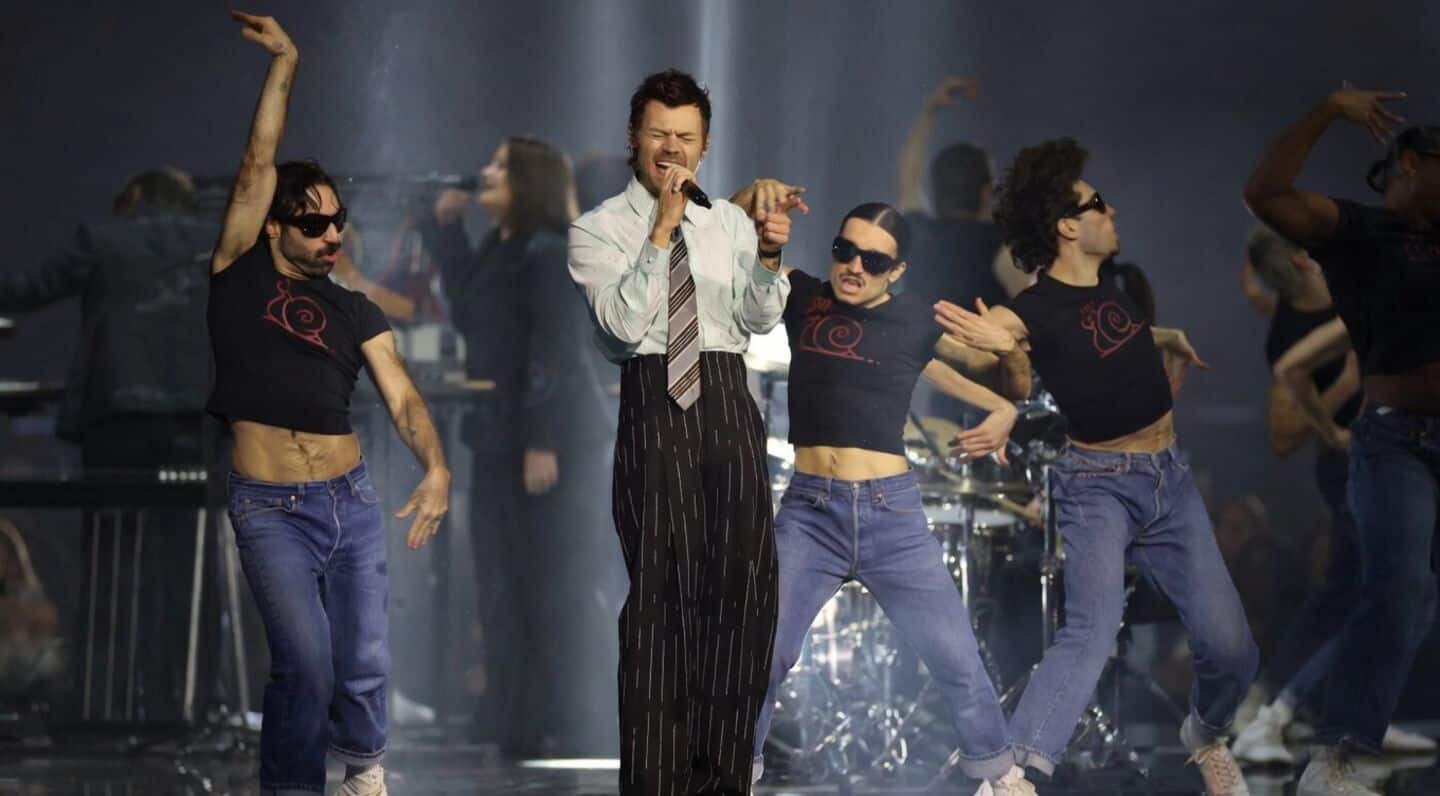 Harry Styles ties One Direction's record with new album