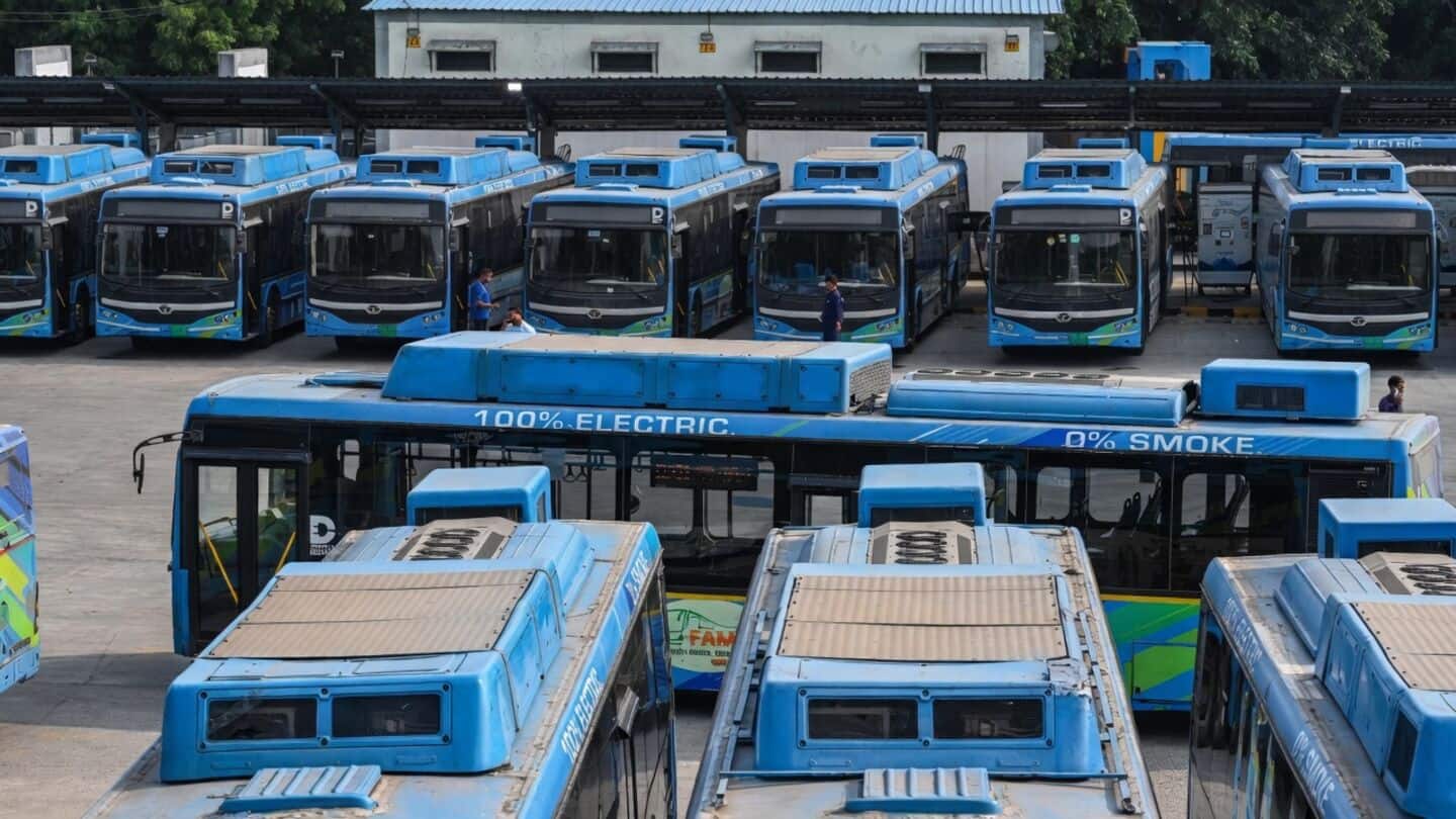 दिल्ली में जाम का 'सच': इस साल 468 वाहन ठप्प, DTC की 656 पुरानी बसें बनीं बड़ी वजह