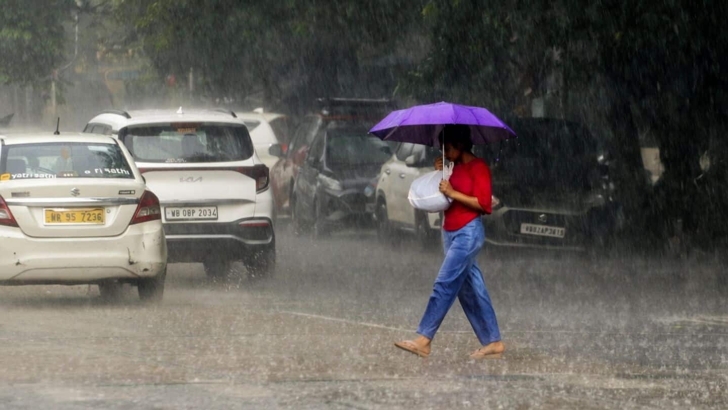 Nonstop rain leaves Kolkata, Howrah and Salt Lake, commutes disrupted