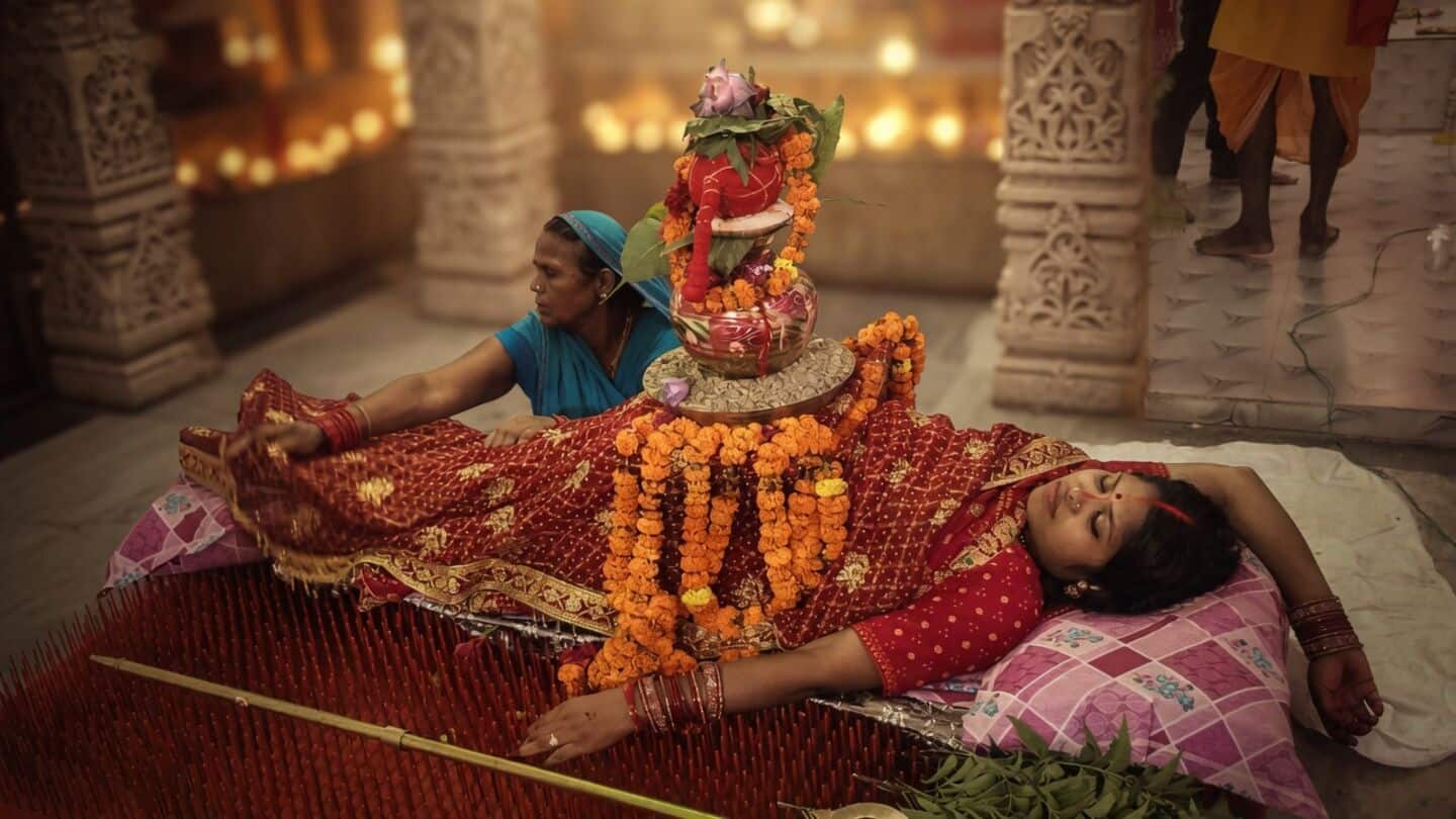 Madhumala Devi lies on 2,516-nail bed in Samastipur for Durga