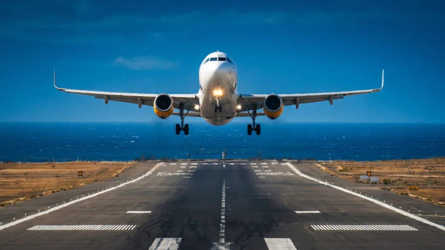 Glitch in air traffic control data disrupts Italian airports Friday
