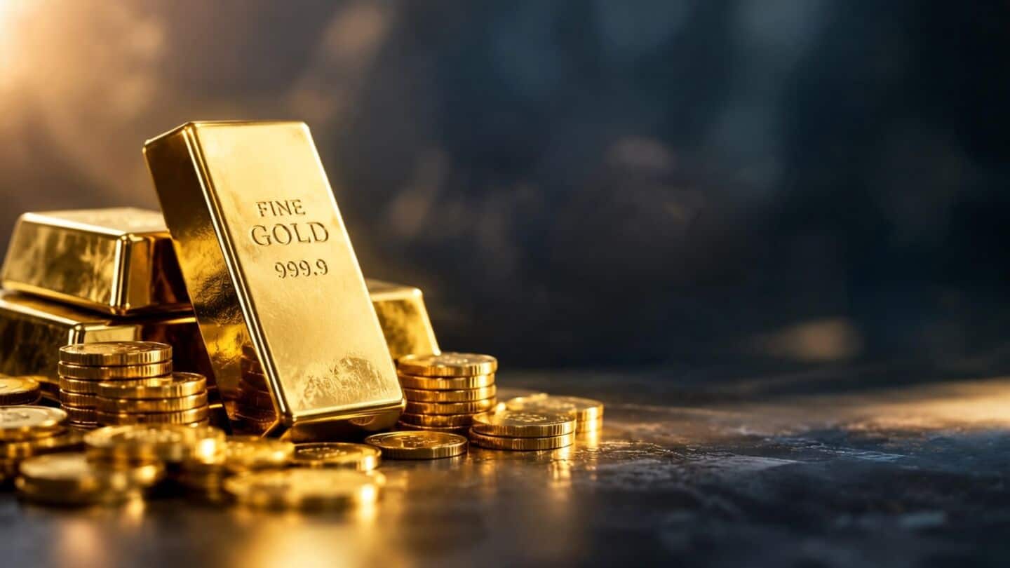 Gold climbs nearly 3% to $4,366 after US Fed hike