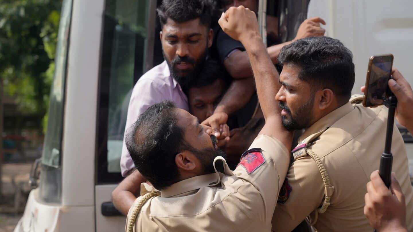 Delhi Police officer punches protester in video at Jantar Mantar