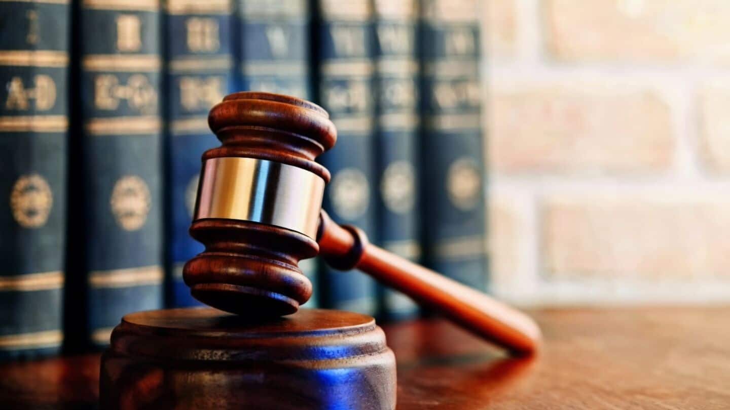 India's Supreme and high courts hold decades-old case backlogs