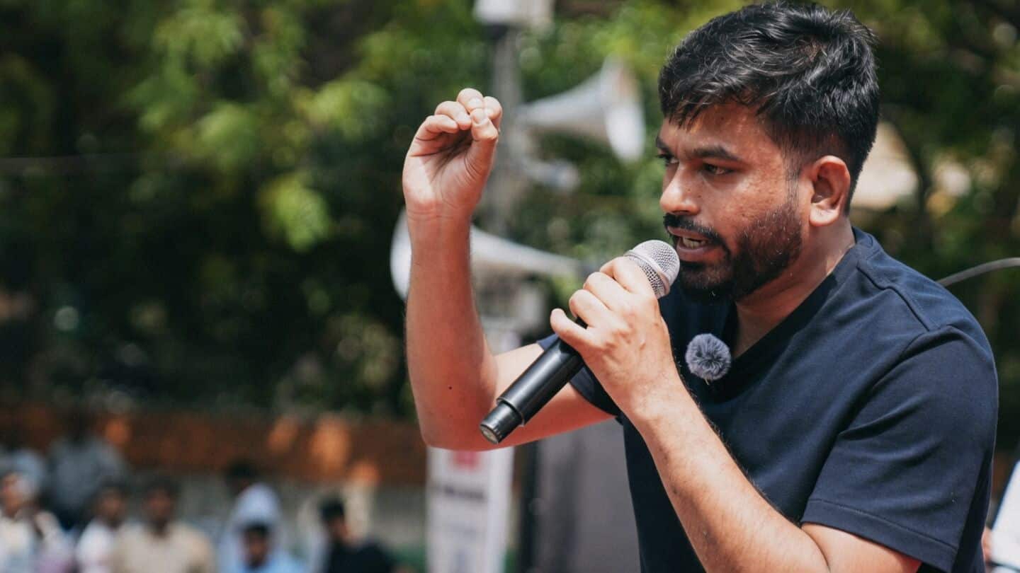 Abhijeet Dipke protests at Jantar Mantar demanding Dharmendra Pradhan resign