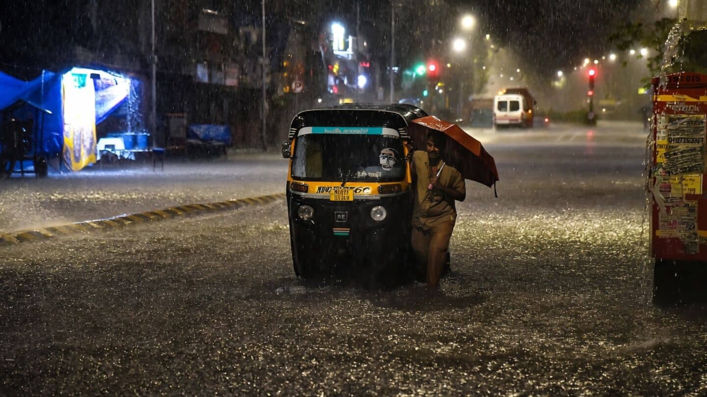 Meteorologists: 3 aligned systems triggered Mumbai floods and traffic jams