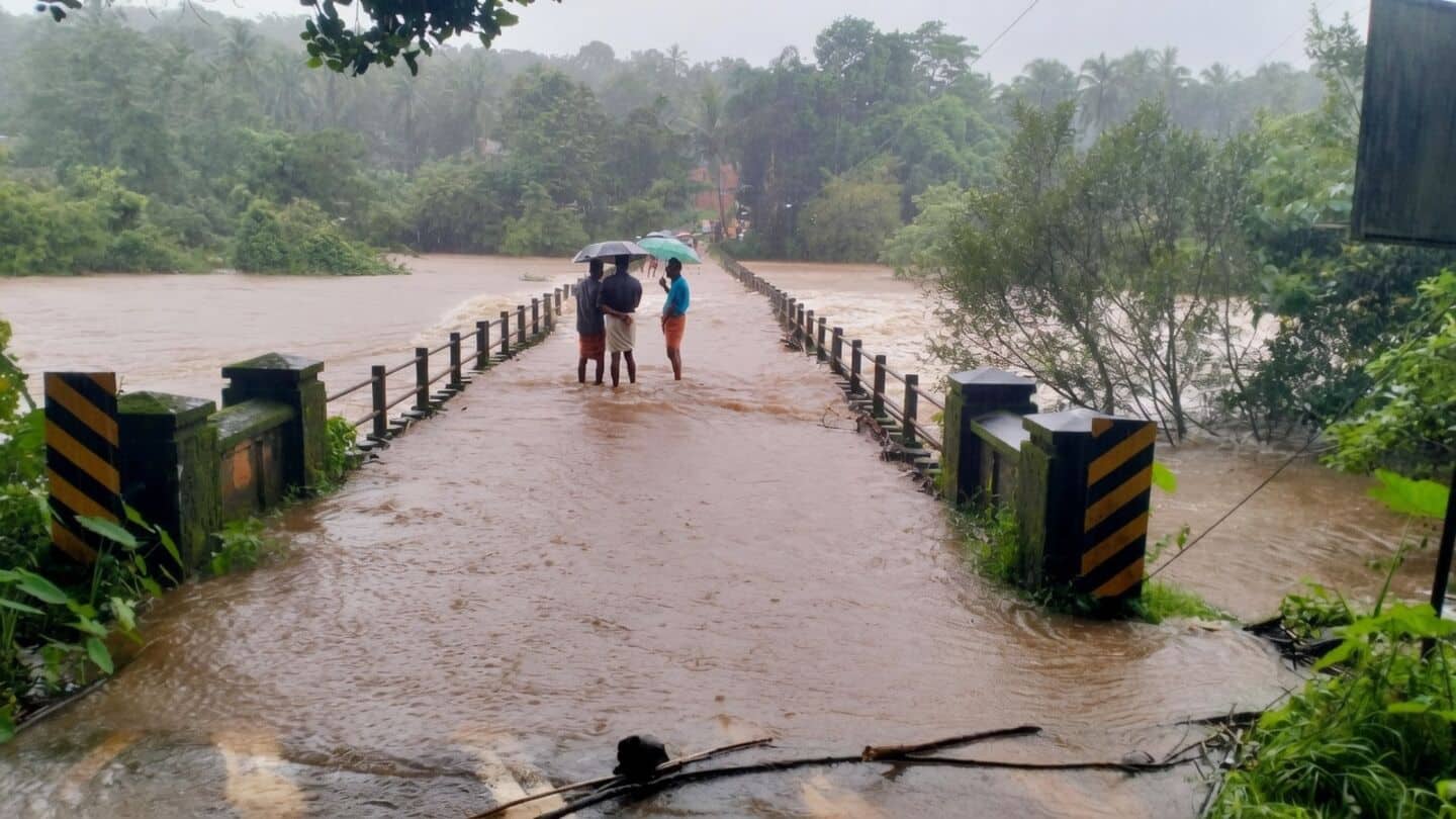 Bavali river bursts, Kannur floods leave 2 missing, 26 rescued