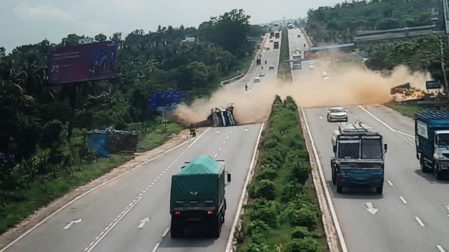 Truck loses control on NH 648, hits tractor and Bolero