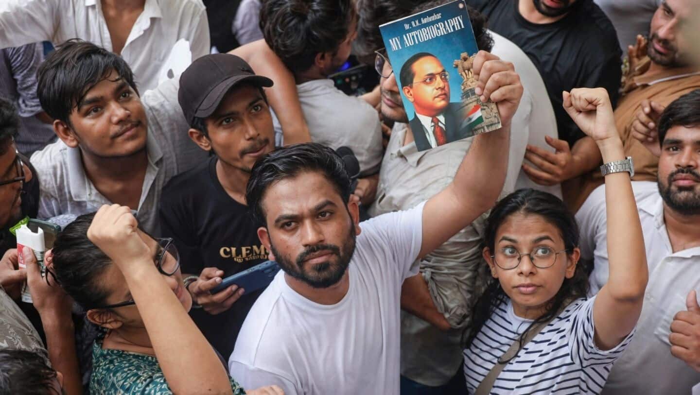 Cockroach Janata Party rallies hundreds at Jantar Mantar over leaks