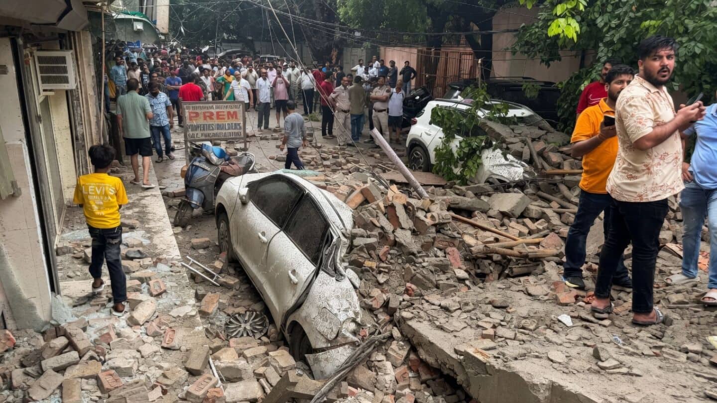 Delhi Satya Niketan HostelDaze collapse kills 7, 5 students