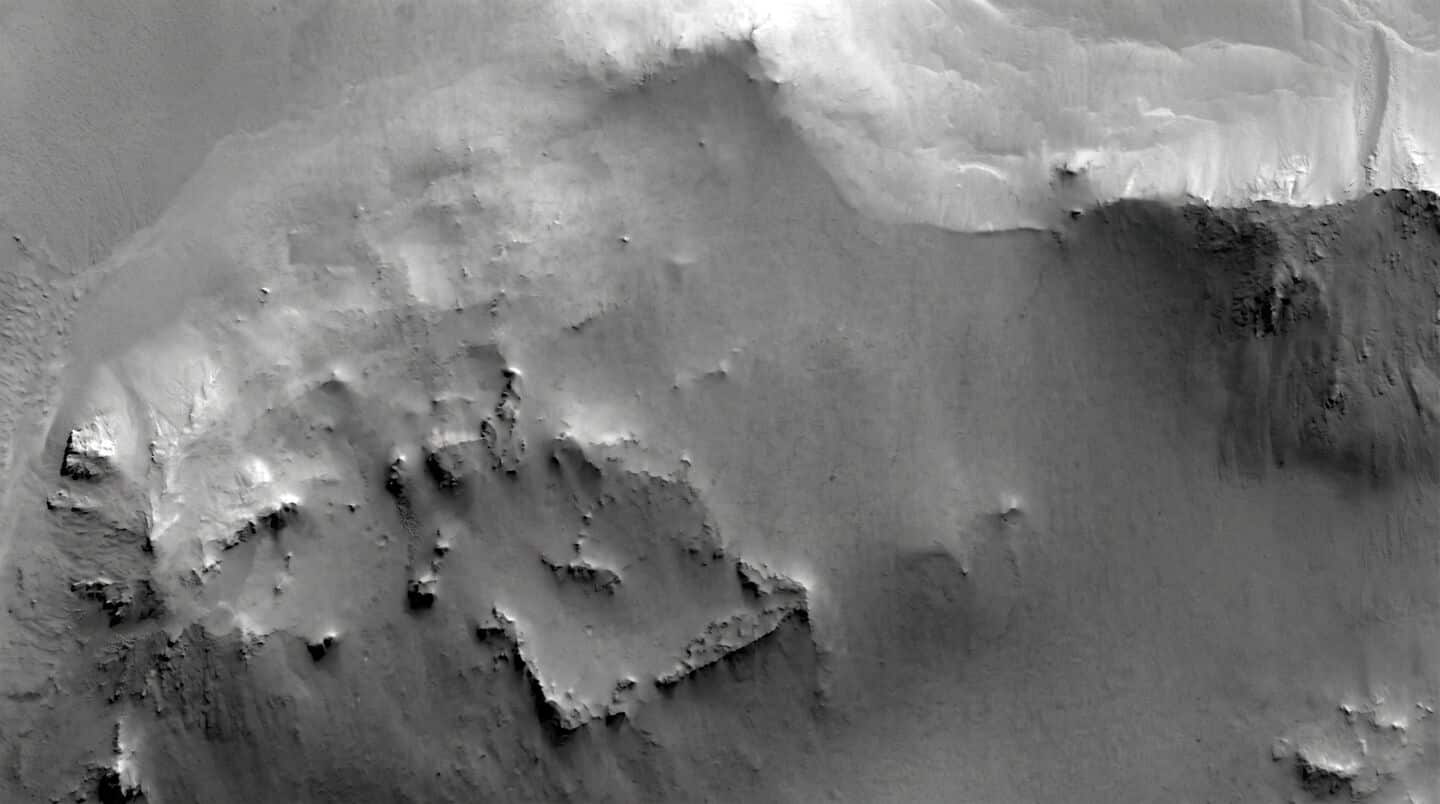 NASA says 2001 photo square on Mars is natural rock