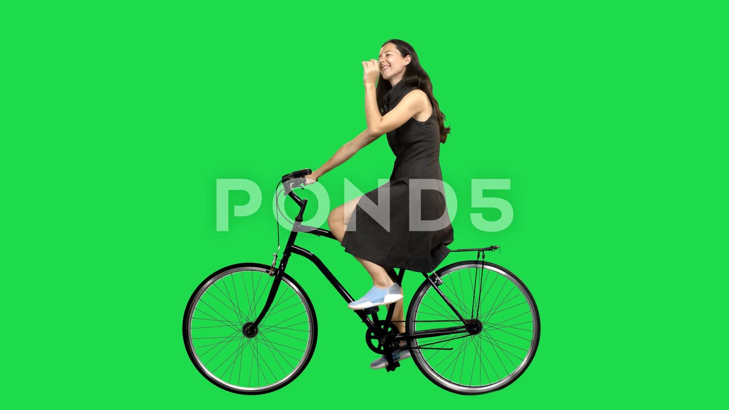 Why Finn Wolfhard didn't ride a bike in that iconic 'Stranger Things' scene