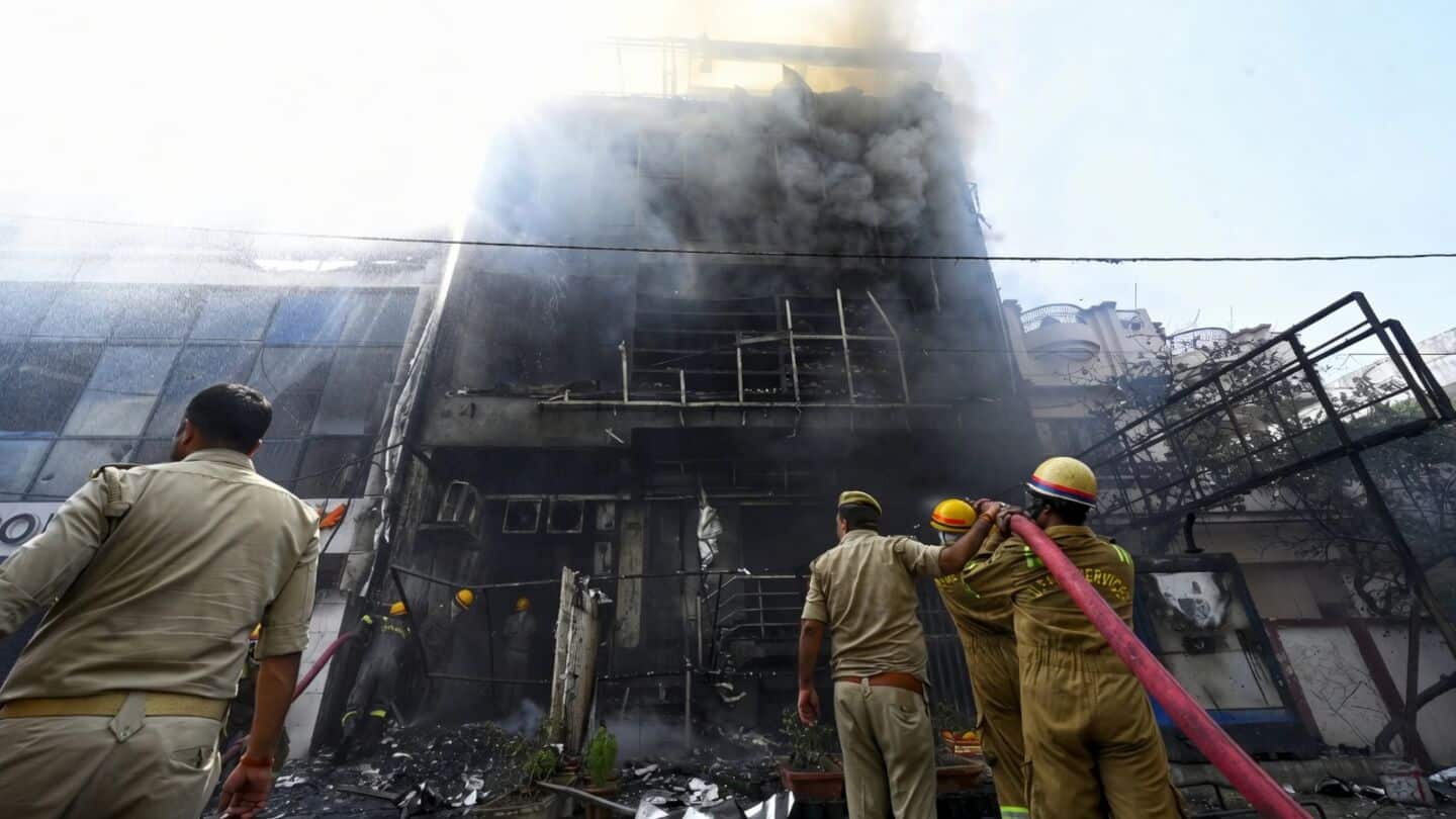 Lucknow Aliganj 3-story blaze kills 15 in illegally converted building