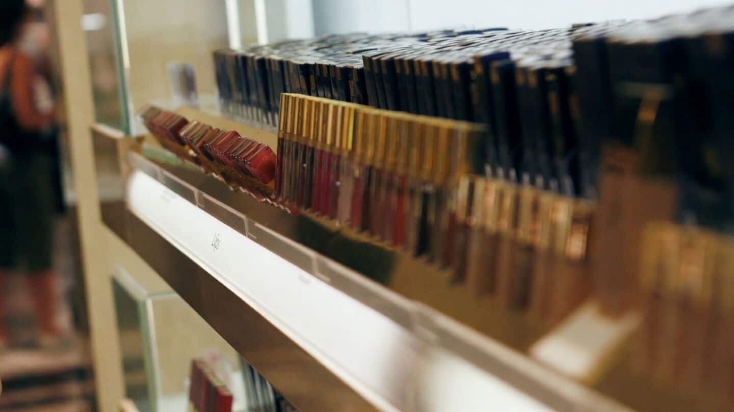 India's drug regulator asks tighter checks on unregistered cosmetic imports