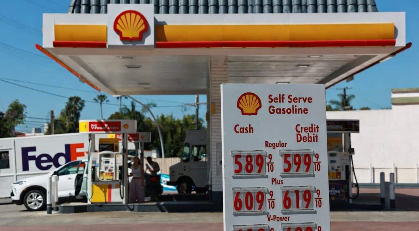 US gasoline prices could fall below $4 per gallon