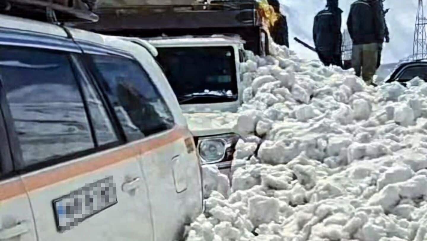 Srinagar-Leh highway avalanche at Zojila Pass leaves 7 feared dead