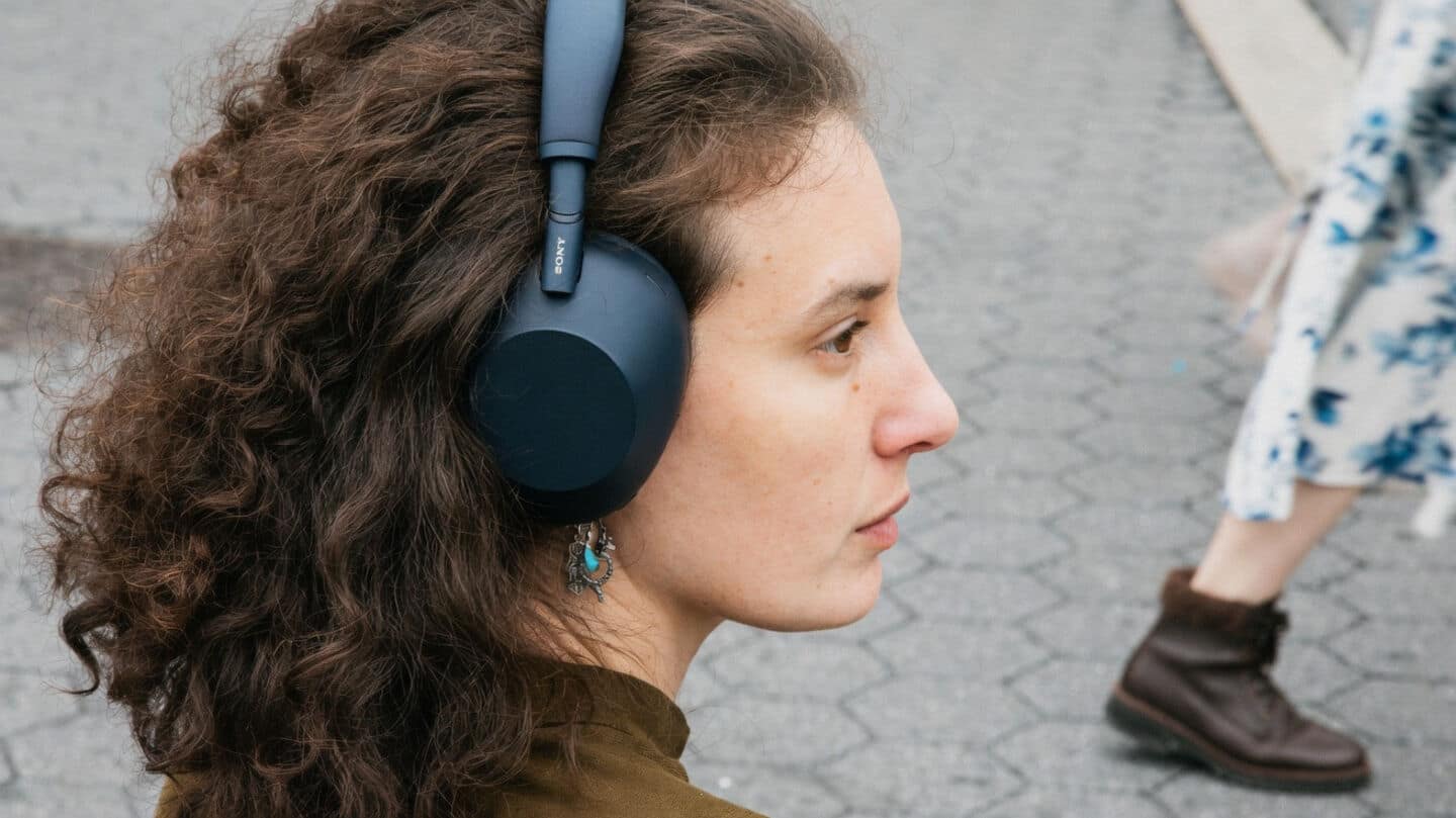 Sony WH-1000XM6 down $130 to $328 at B&H Photo today