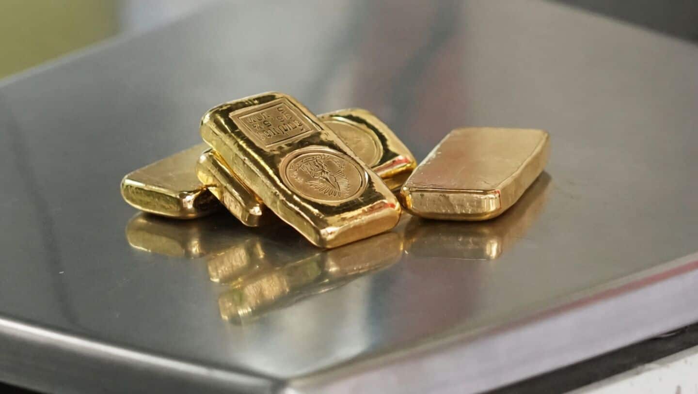 Indian banks pause gold and silver imports amid GST confusion