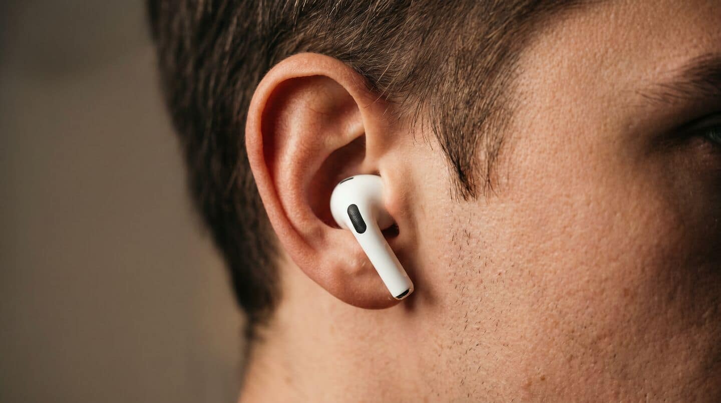 Podcast Index finds AI podcasts now 35.4% of new feeds