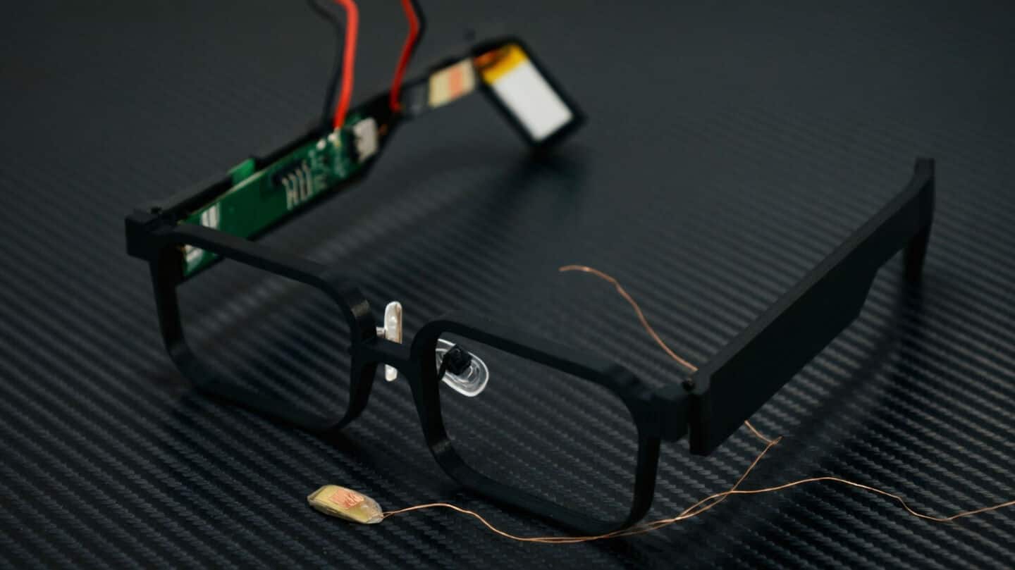 Northwestern unveils GlassTENG battery free glasses powered by facial movements