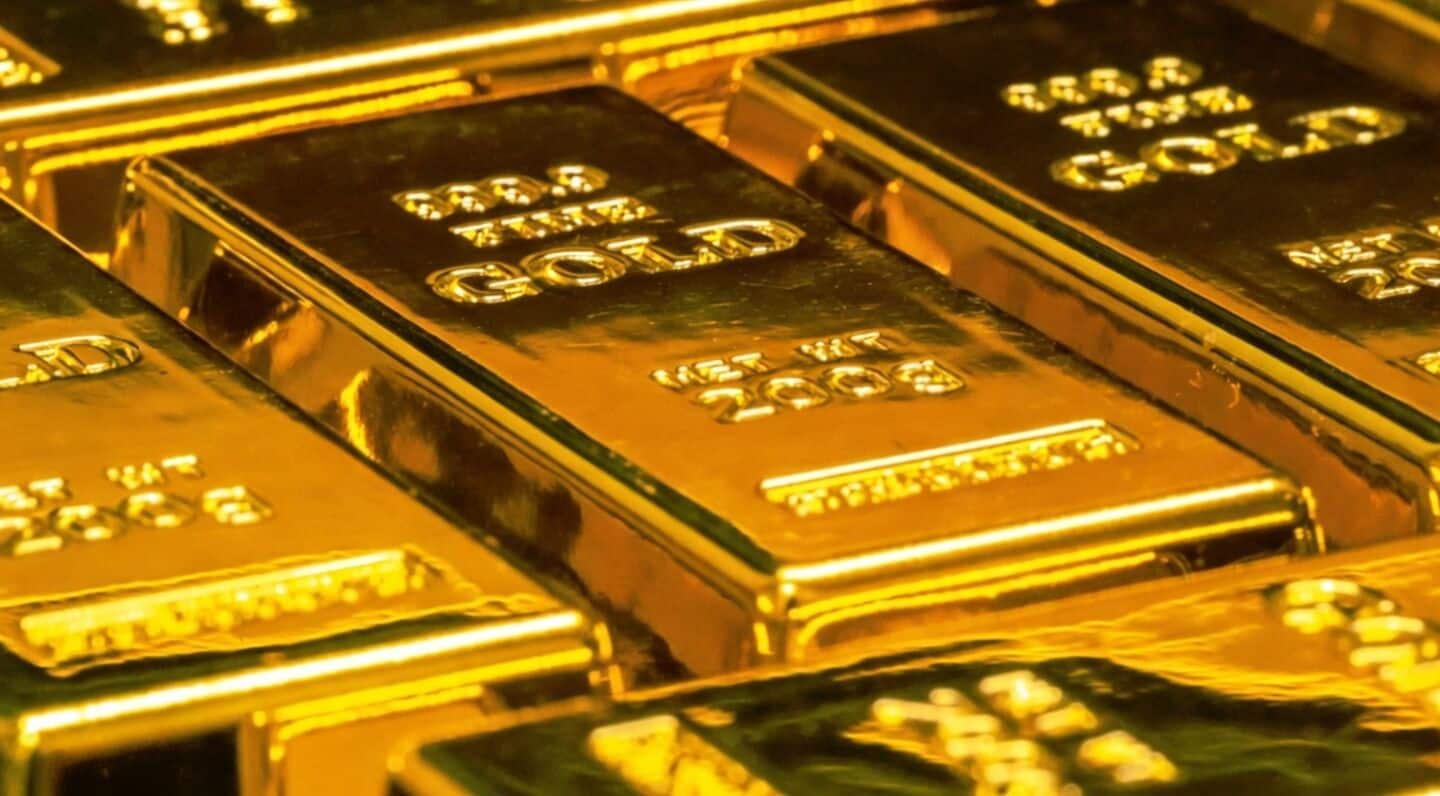 Gold, silver fall in national capital after US dollar strengthens
