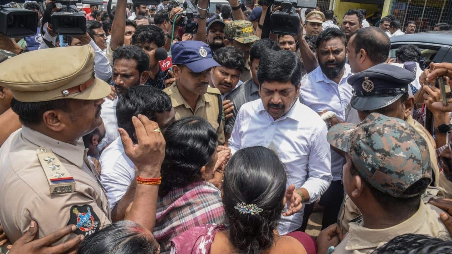 Andhra government pays ₹10L each to families after Visakhapatnam capsizing