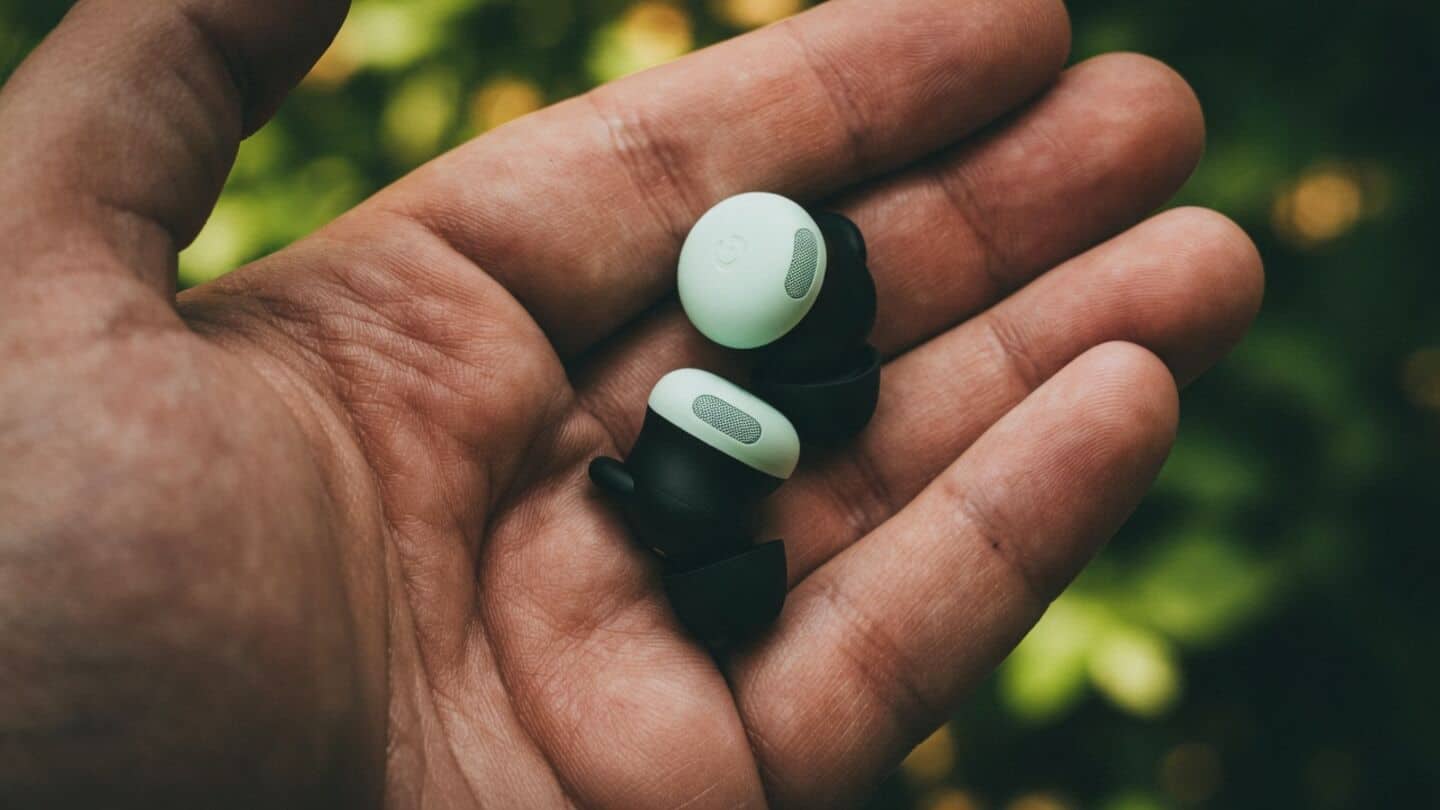 Google Pixel Buds Pro 2 add adaptive ANC, live translate
