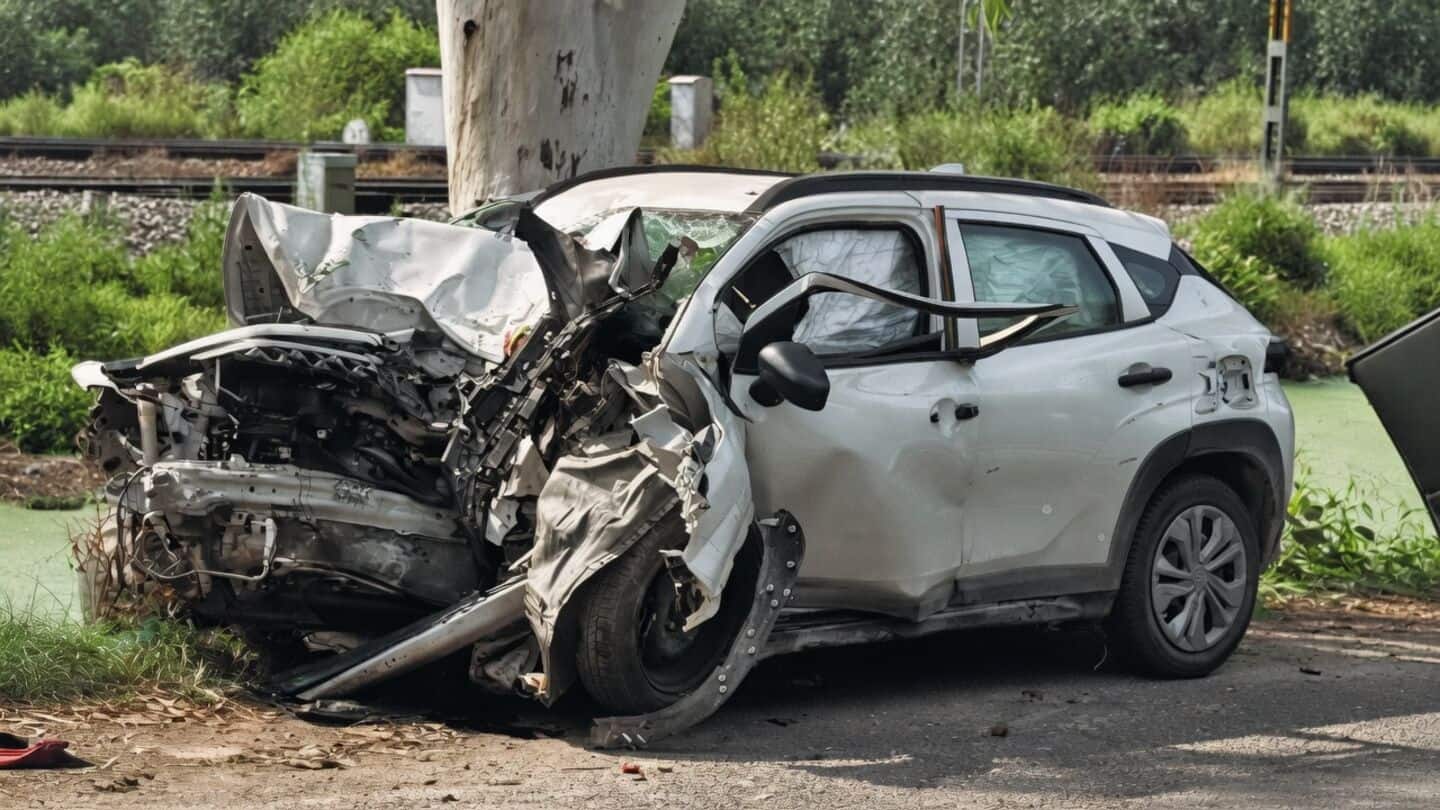 Jalandhar Pathankot highway crash kills 3, fruit vendor among dead