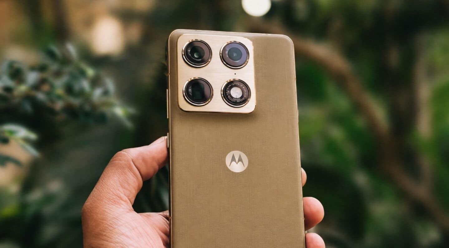 Motorola signature smartphone receives Android 17 beta in select regions