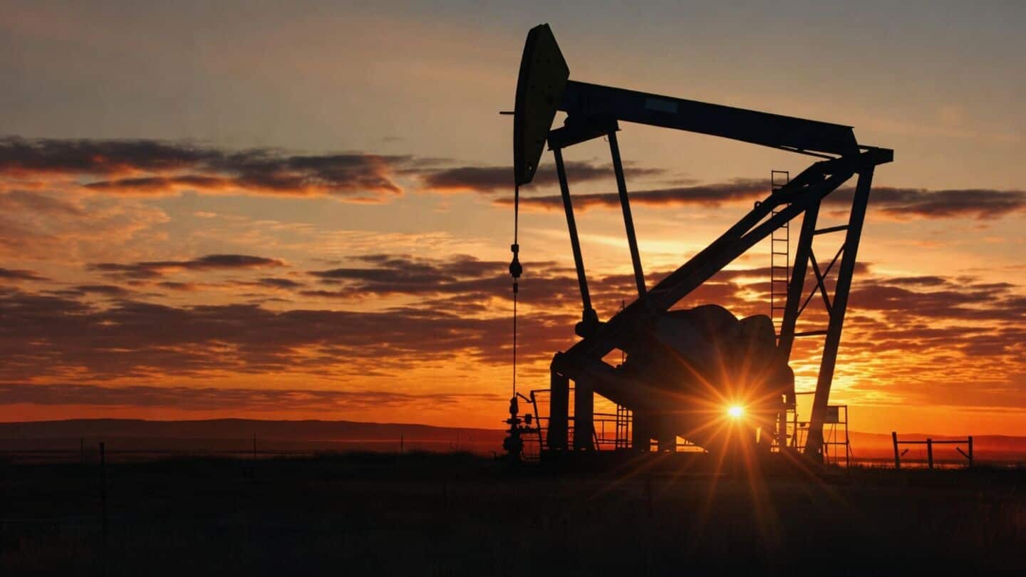 Oil and gold climb on Middle East supply worries