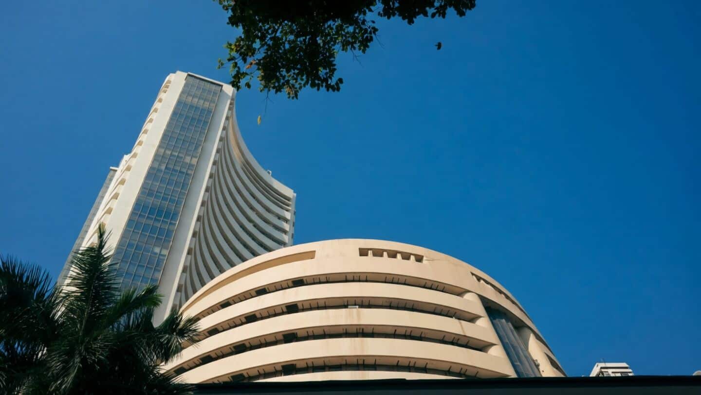 India markets slip after stalled Iran talks, Trump extends ceasefire