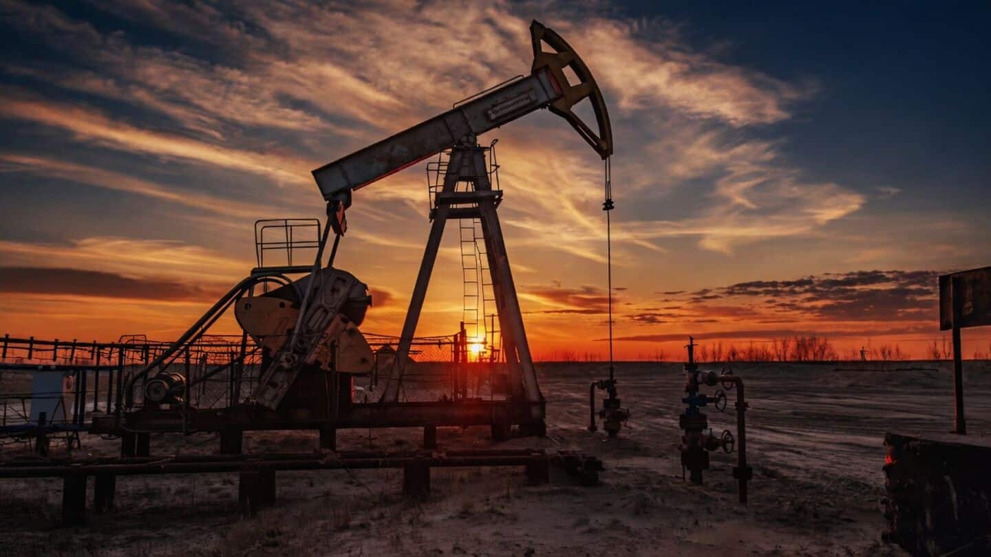 Brent crude rises to $92.51 as U.S.-Iran clashes escalate
