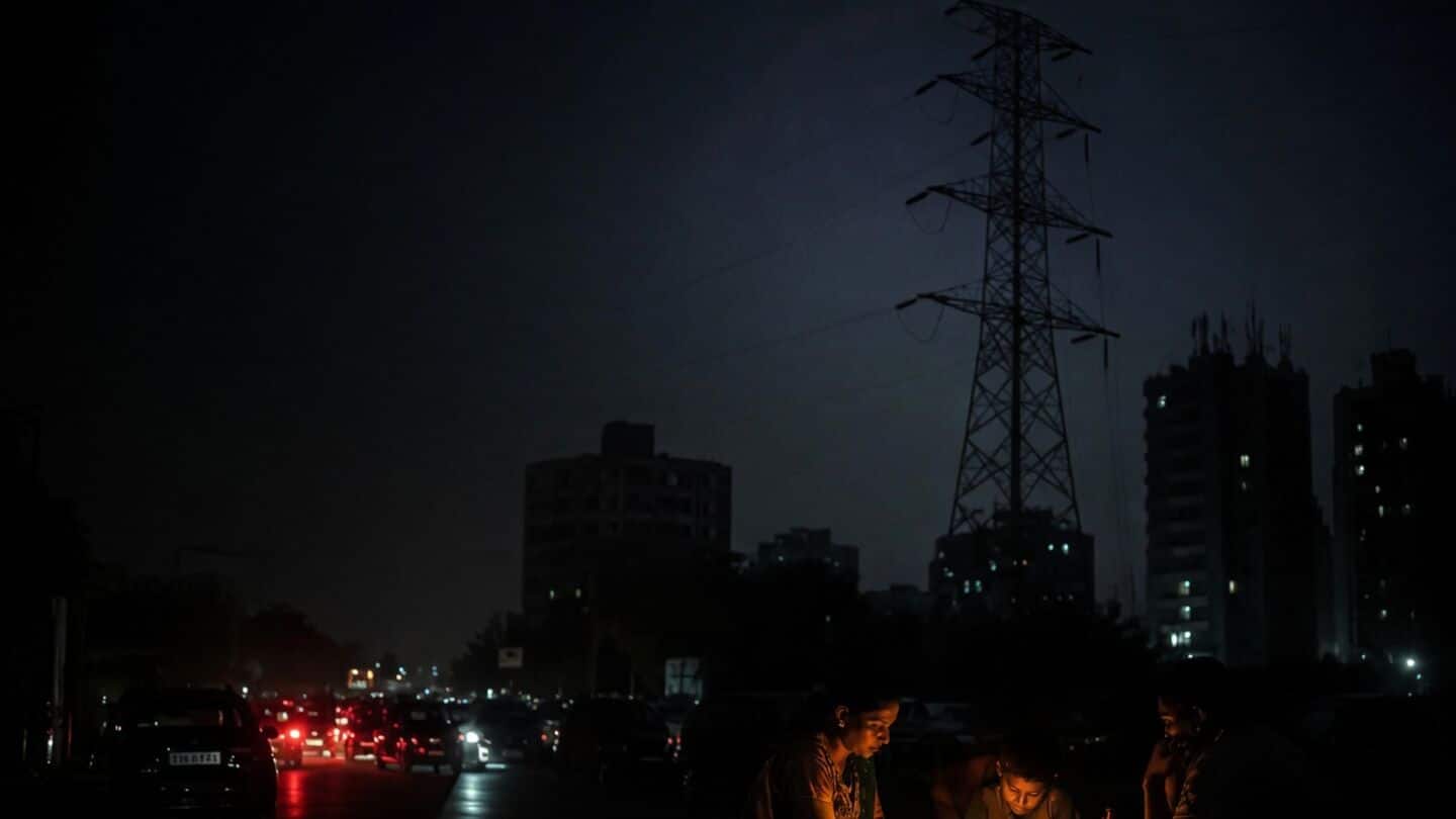 Delhi scheduled power outages today for maintenance and upgrades