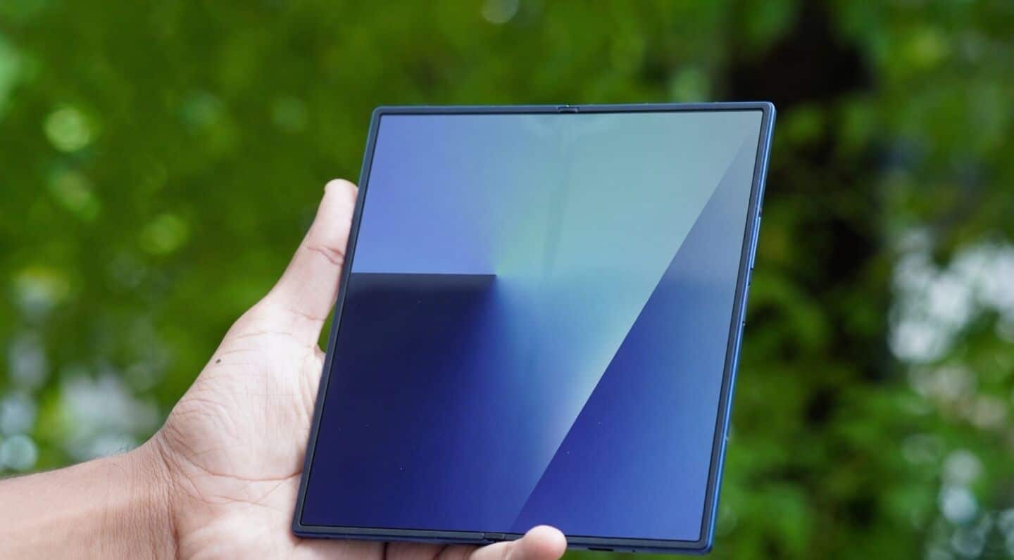 Leaked Samsung Galaxy Z Fold 8 and Flip 8 cases