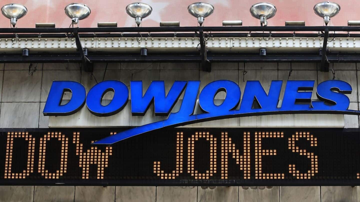 US stocks rebound Thursday as Dow rises 300 points