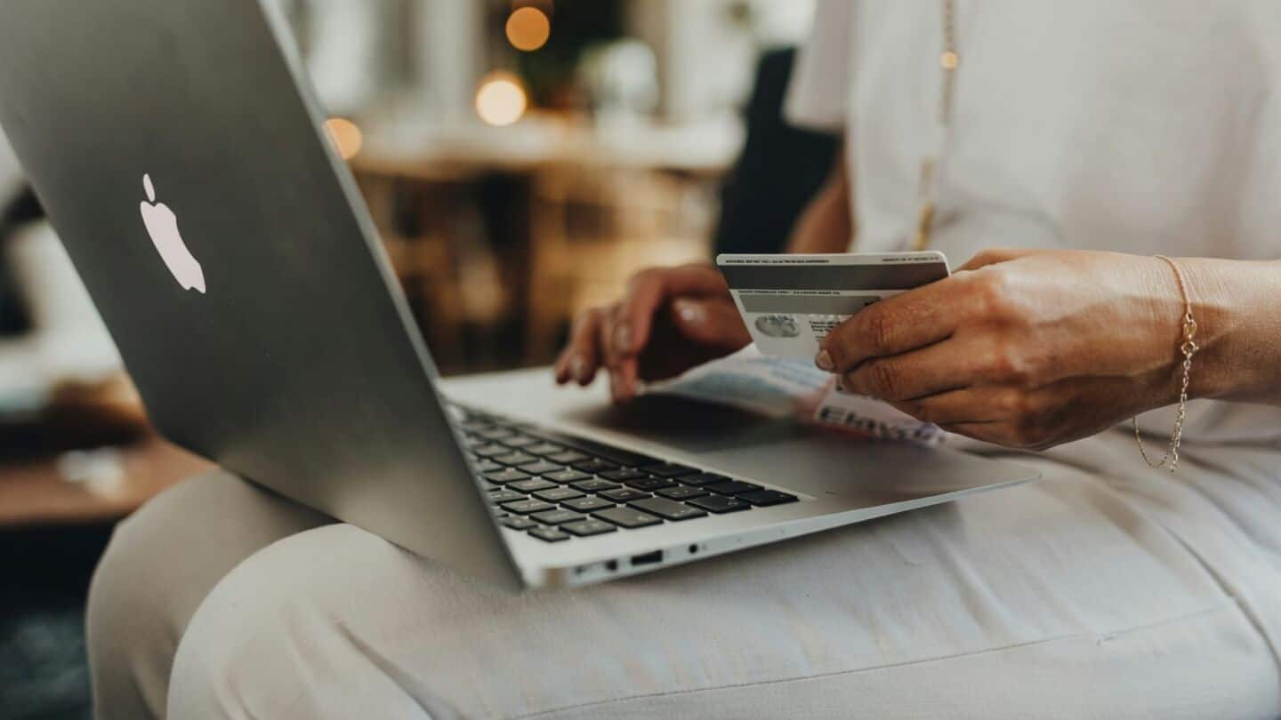 Banks warn shoppers about AI shopping agents before festive sales