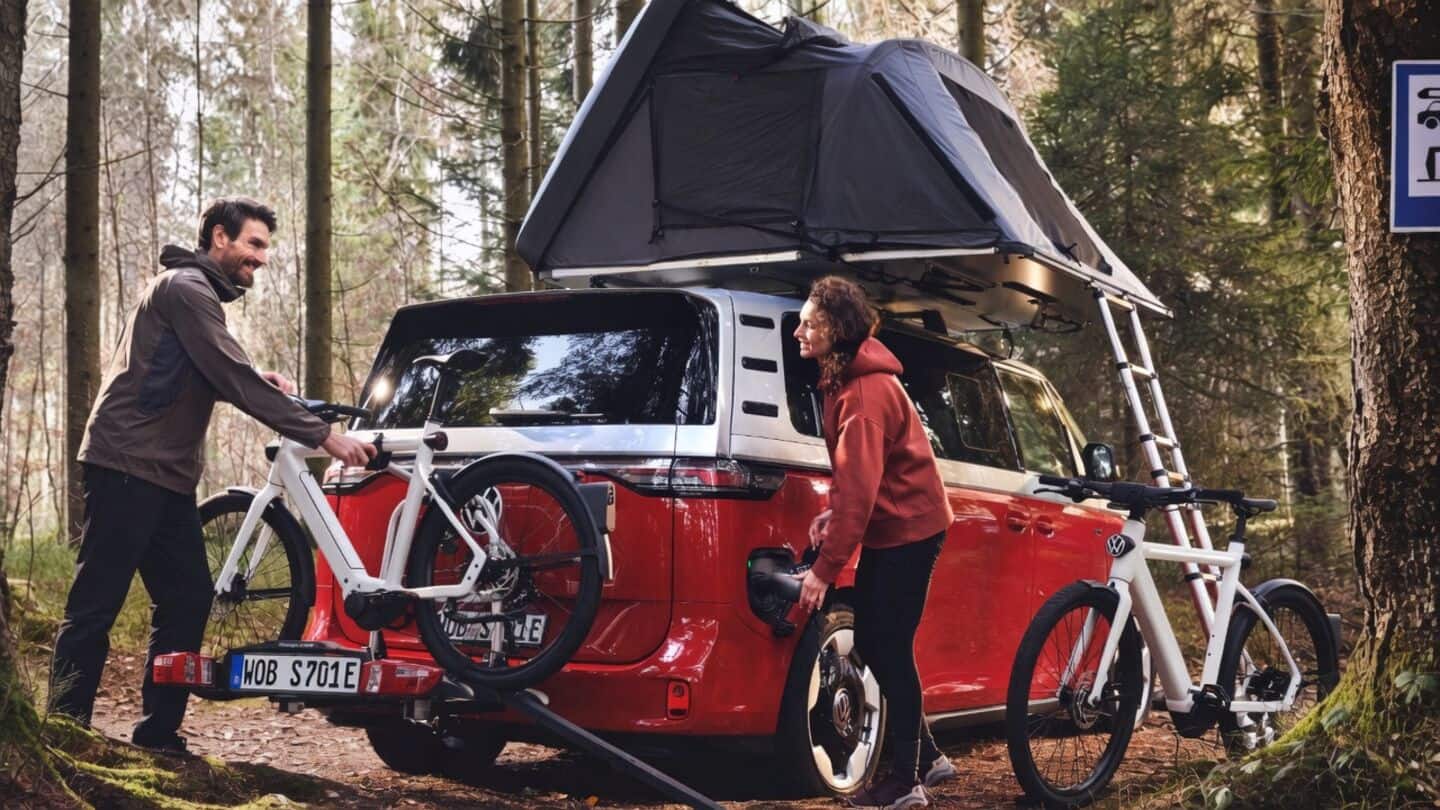 Volkswagen and n+ unveil 2 premium e-bikes with safety tech