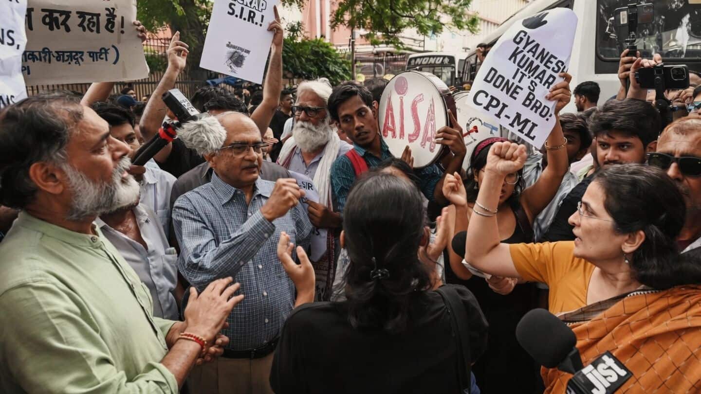 Around 50 Jantar Mantar protesters demand CEC Gyanesh Kumar's arrest