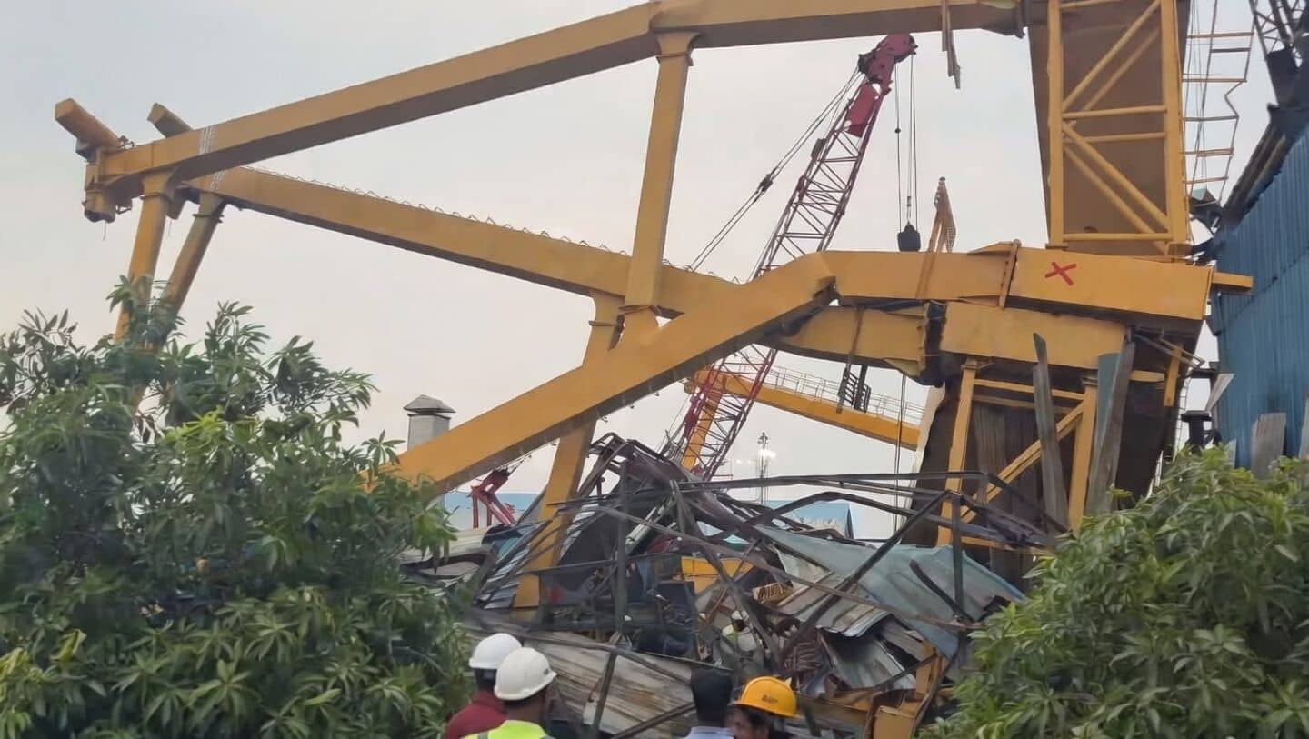 Mahalingapuram prefab factory crane collapse kills 5, injures 12