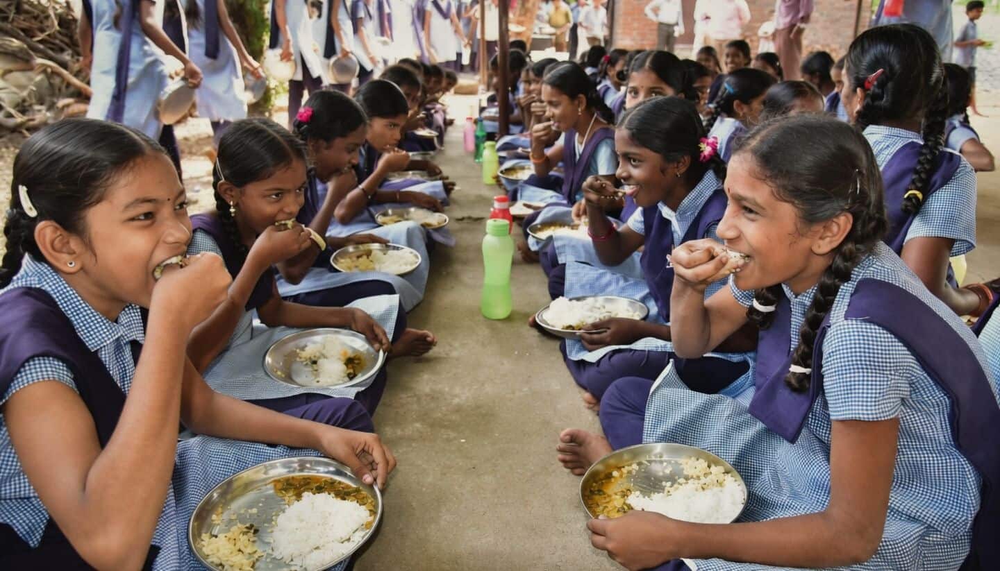 Mumbai FDA suspends license after reported glass shards, 3,000 students