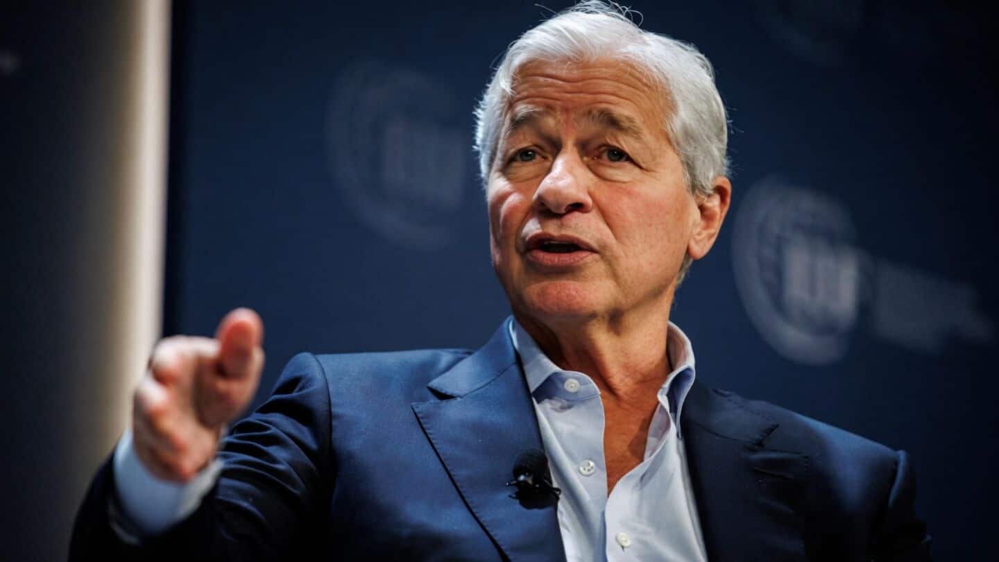 JPMorgan CEO Jamie Dimon urges US against Russian oil tariffs