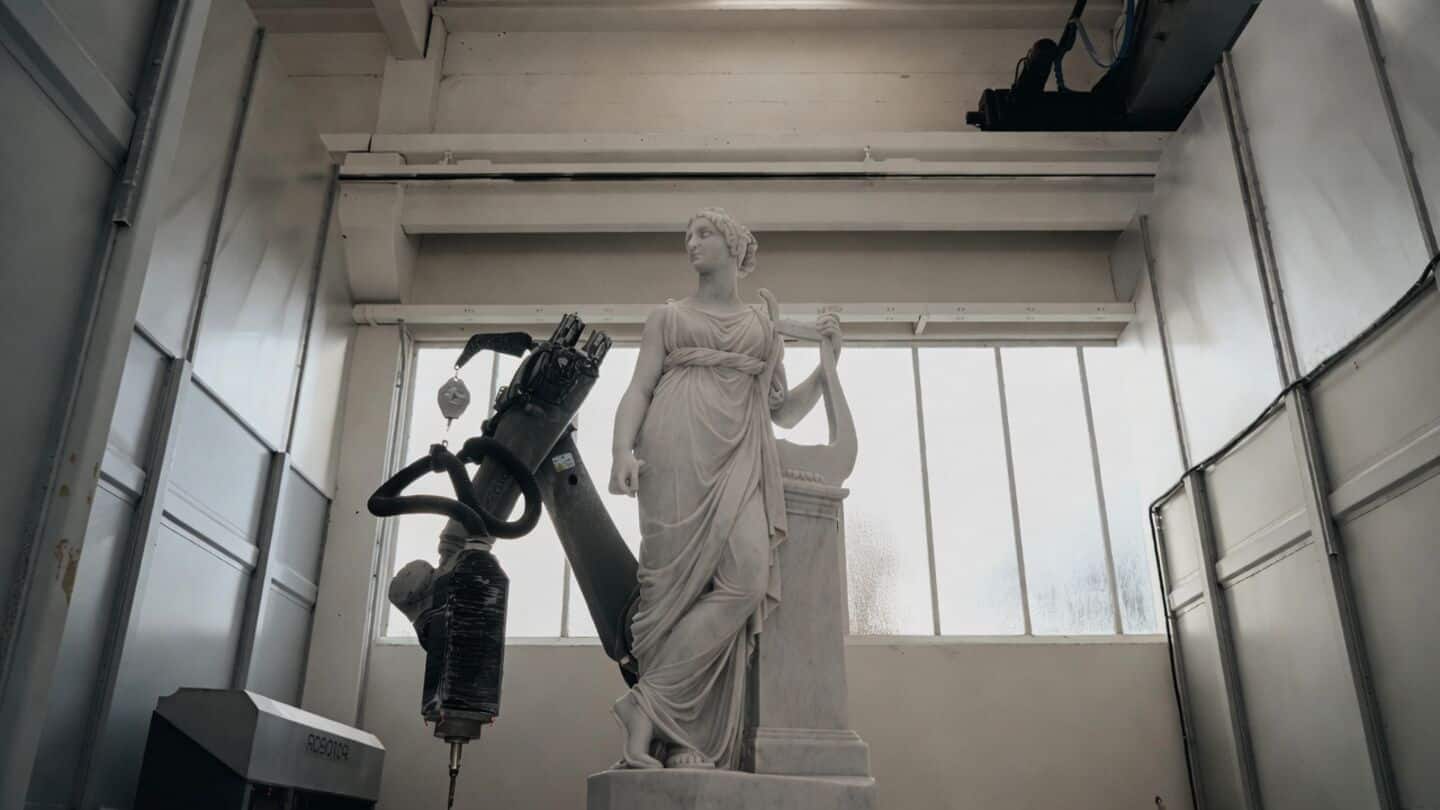 Carrara's Robotor uses AI robotic arm to carve marble Tyche