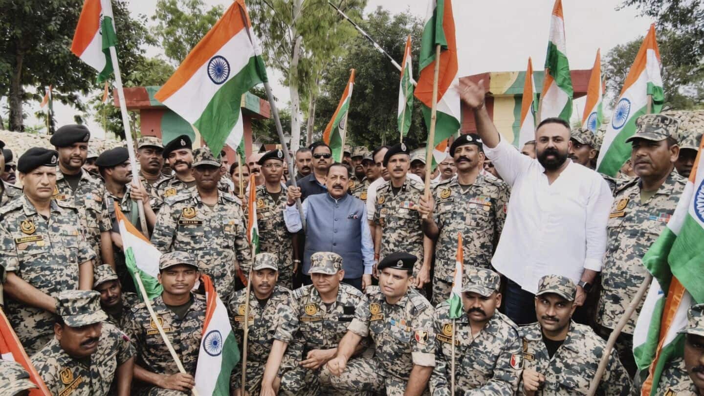 Dr. Jitendra Singh leads Tiranga Yatra to Kathua Zero Line